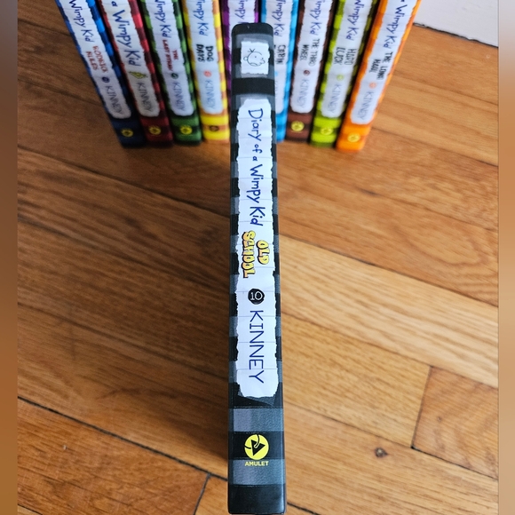 Diary of a Wimpy Kid (Old School # 10) - Picture 2 of 3